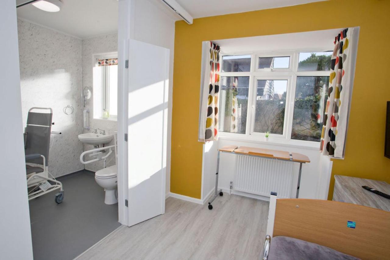פול Hilda'S Retreat Accessible Wheel Chair Friendly With Hoist מראה חיצוני תמונה