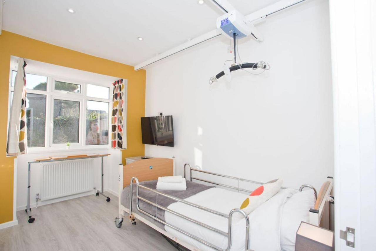 פול Hilda'S Retreat Accessible Wheel Chair Friendly With Hoist מראה חיצוני תמונה