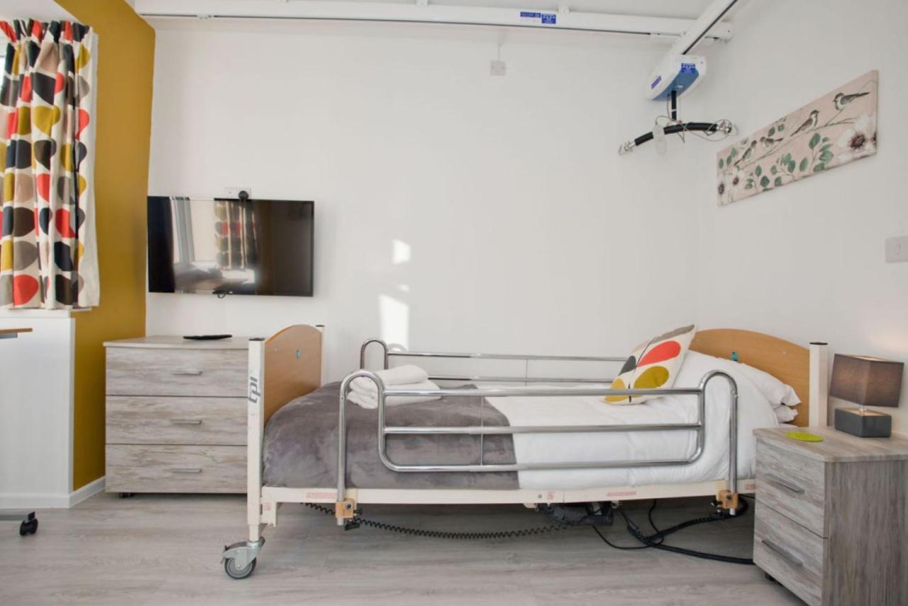 פול Hilda'S Retreat Accessible Wheel Chair Friendly With Hoist מראה חיצוני תמונה